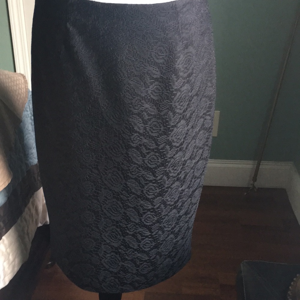 Black Label by Evan-Picone midi black skirt size 8